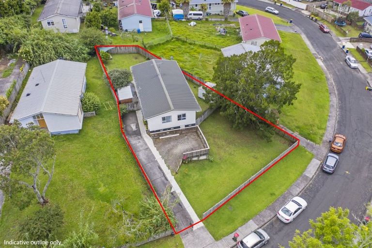 Photo of property in 30 Taurus Crescent, Beach Haven, Auckland, 0626