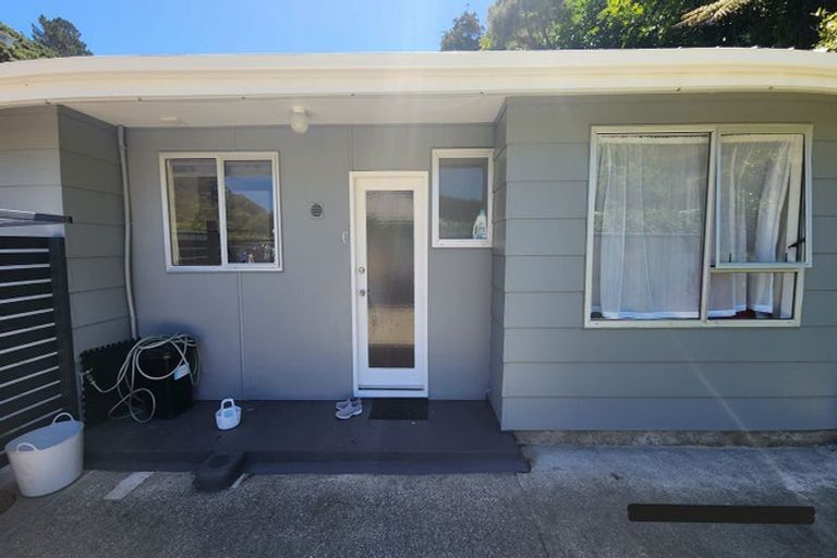 Photo of property in 80c Airlie Road, Plimmerton, Porirua, 5026