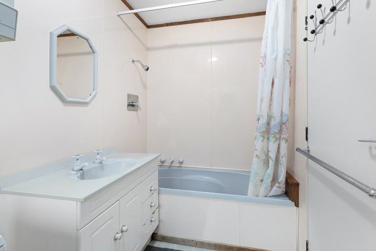 Photo of property in 45 Chartwell Drive, Crofton Downs, Wellington, 6035