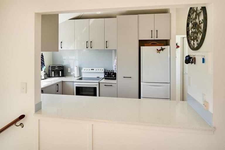 Photo of property in 39 James Cook Drive, Whitby, Porirua, 5024