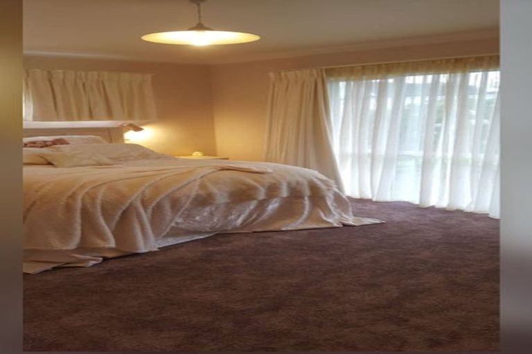 Photo of property in 12 Clare Street, Cambridge, 3434