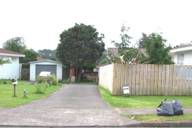 Photo of property in 2/84 Luanda Drive, Ranui, Auckland, 0612