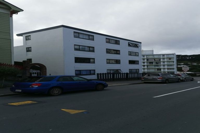 Photo of property in 8/52 Russell Terrace, Berhampore, Wellington, 6023