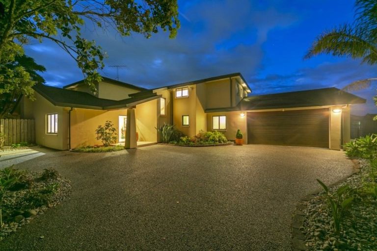 Photo of property in 89 Te Wharau Drive, Greenhithe, Auckland, 0632