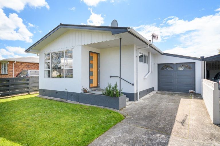 Photo of property in 89 Wikiriwhi Crescent, Awapuni, Palmerston North, 4412