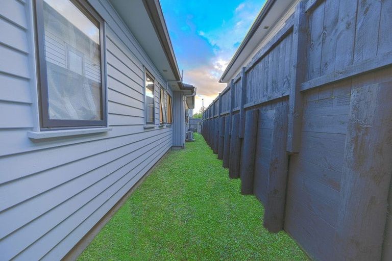 Photo of property in 113 Tiriwa Drive, Massey, Auckland, 0614