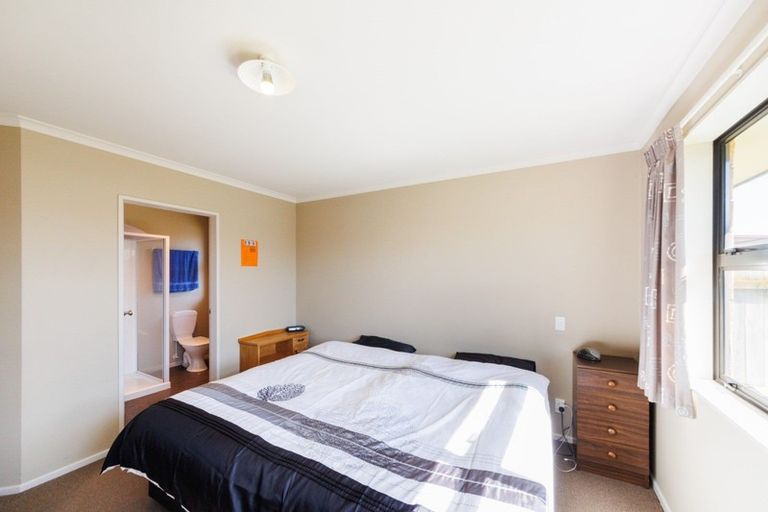 Photo of property in 14 Orlando Way, Kelvin Grove, Palmerston North, 4414