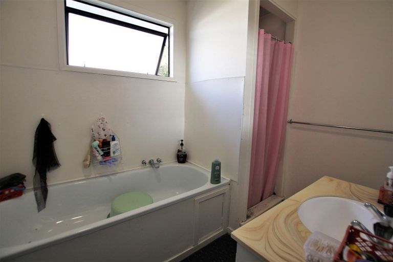 Photo of property in 42 Fordham Street, Beach Haven, Auckland, 0626