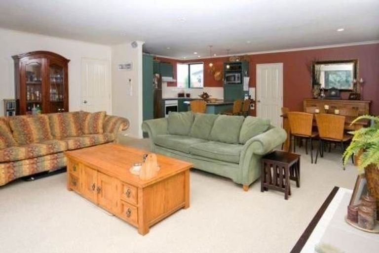 Photo of property in 9a Grassways Avenue, Pakuranga, Auckland, 2010