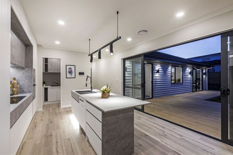 Photo of property in 7 William Blake Way, Riverhead, 0820