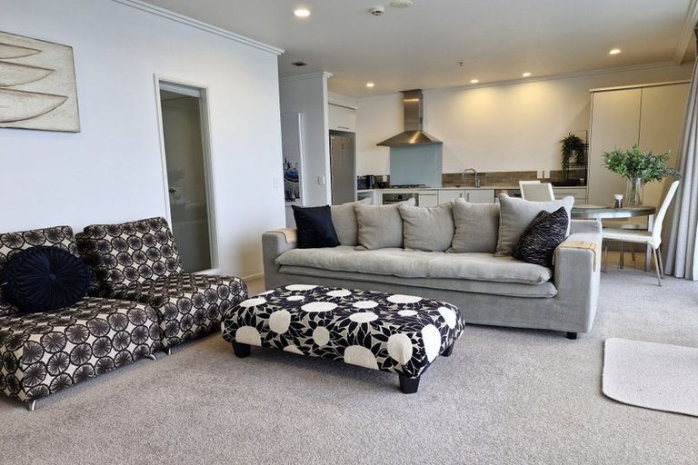 Photo of property in 2/51 Dive Crescent, Tauranga, 3110