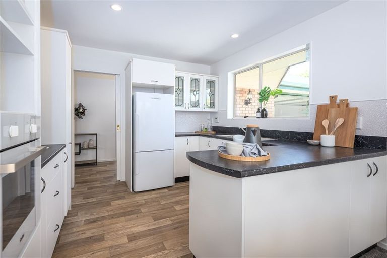 Photo of property in 6 Iroquois Place, Wigram, Christchurch, 8042