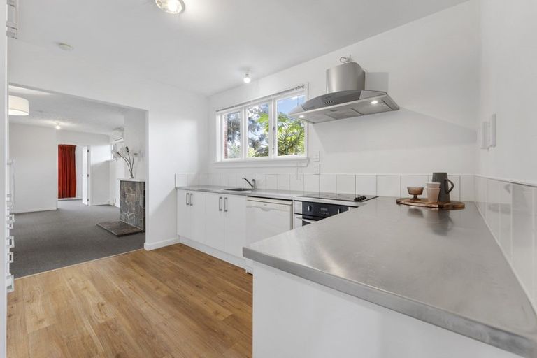 Photo of property in 99 Avonhead Road, Avonhead, Christchurch, 8042