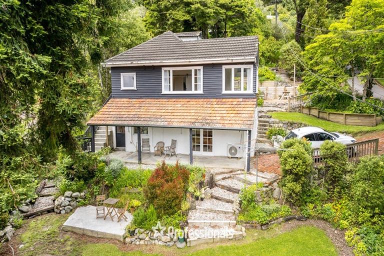 Photo of property in 43 Wyndham Road, Pinehaven, Upper Hutt, 5019