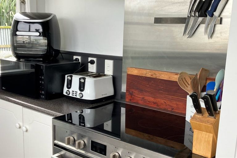 Photo of property in 12 Elderlee Street, Milton, 9220