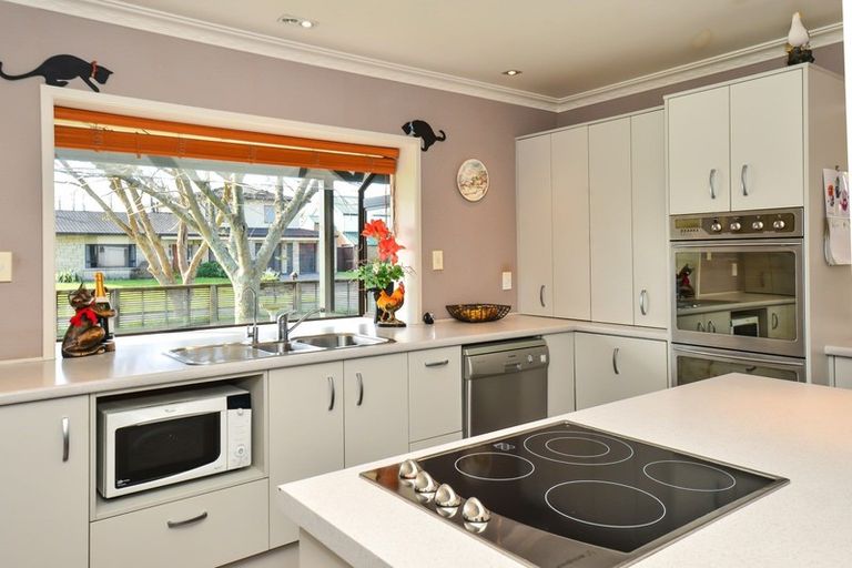 Photo of property in 34 Madill Road, St Andrews, Hamilton, 3200