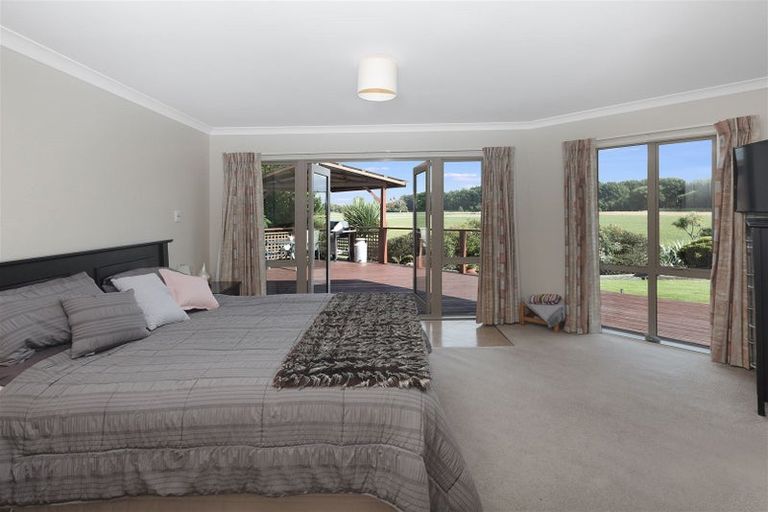 Photo of property in 54 Queens Avenue, Waikuku Beach, 7402