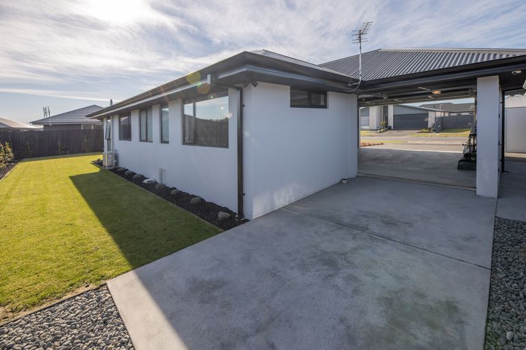 Photo of property in 12 Wandle Street, Marshland, Christchurch, 8083