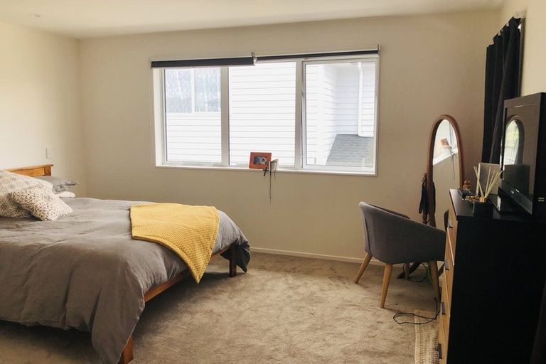 Photo of property in 31 Devonshire Road, Unsworth Heights, Auckland, 0632