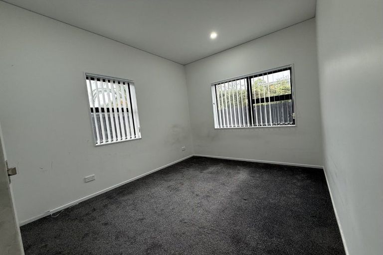 Photo of property in 152 Triangle Road, Massey, Auckland, 0614