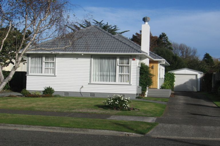Photo of property in 16 Parnell Street, Fairfield, Lower Hutt, 5011