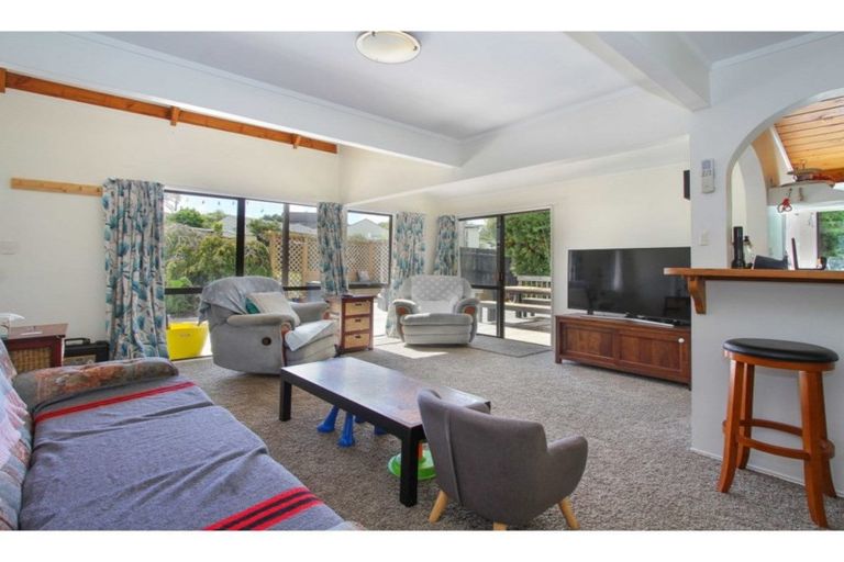 Photo of property in 1/36 James Street, Bayview, Auckland, 0629