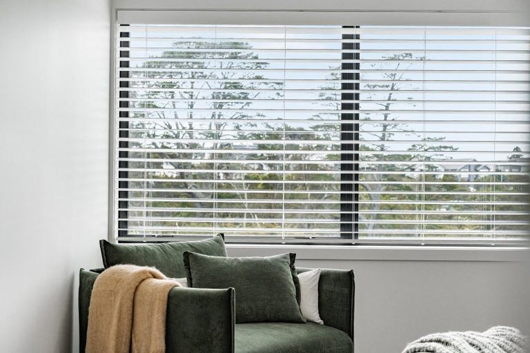 Photo of property in 9 Golden Fall Road, Hobsonville, 0616