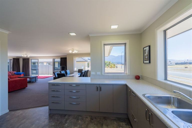 Photo of property in 16 Cunaris Way, Te Anau, 9600