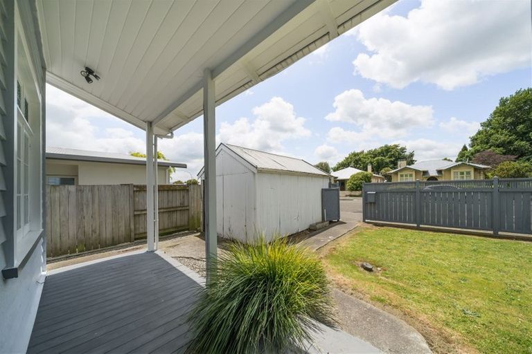 Photo of property in 16 Oxford Street, Hokowhitu, Palmerston North, 4410
