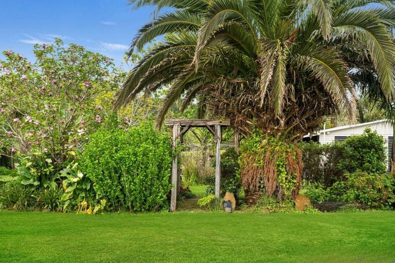 Photo of property in 124 Opouteke Road, Kaihu, 0379