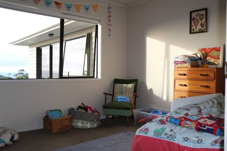 Photo of property in 2 Coachmans Way, Cable Bay, 0420