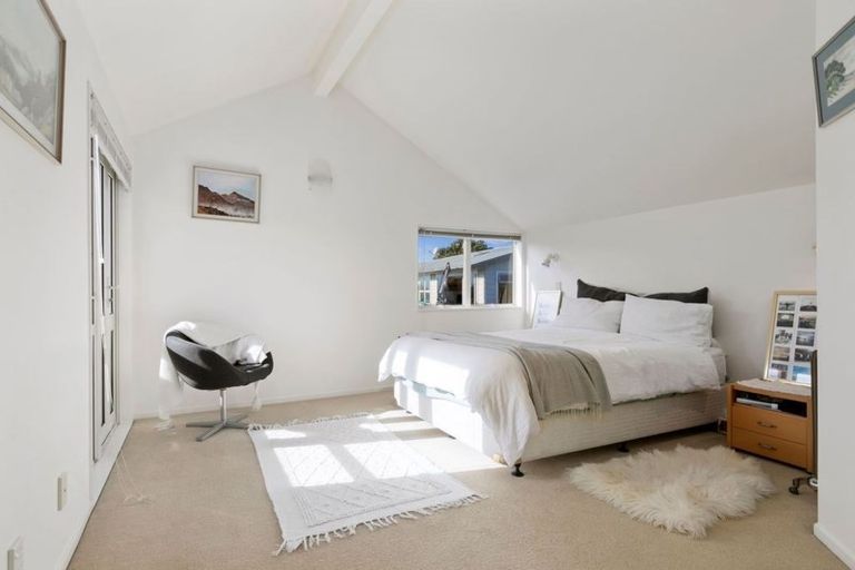 Photo of property in 27 Craig Road, Milford, Auckland, 0620