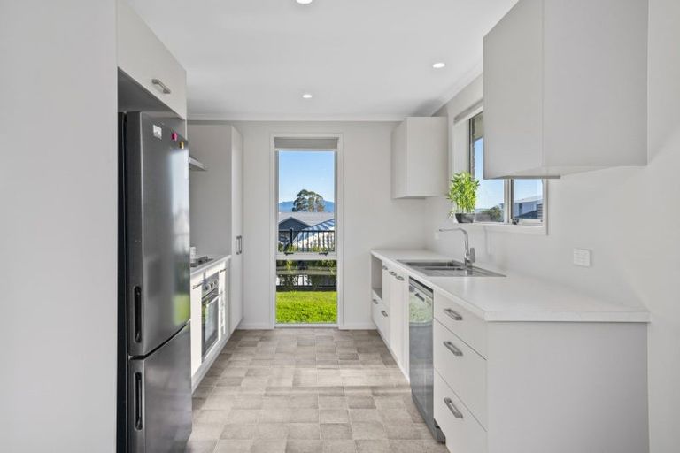 Photo of property in 102 Sentinel Avenue, Omokoroa, 3114