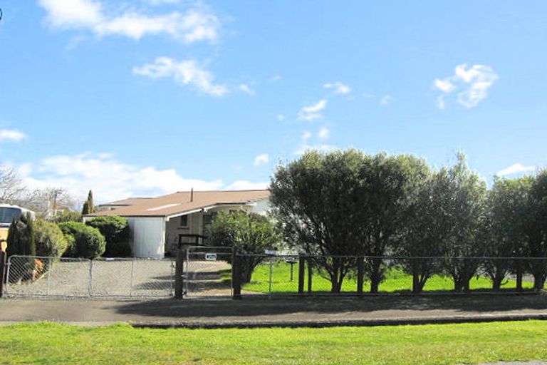 Photo of property in 13 Saint Clair Street, Takapau, 4203