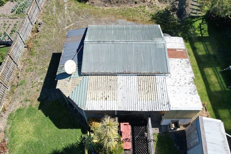 Photo of property in 32 Sandy Beach Road, Tinopai, 0593