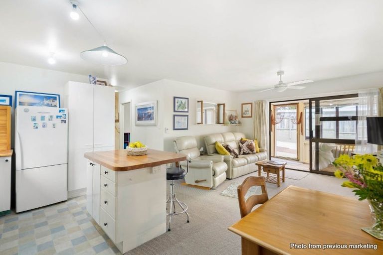 Photo of property in 4 Brian Crescent, Stanmore Bay, Whangaparaoa, 0932