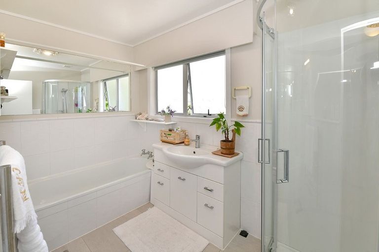 Photo of property in 18 Gledstane Road, Stanmore Bay, Whangaparaoa, 0932
