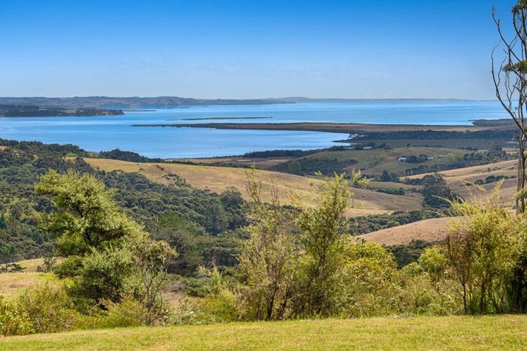 Photo of property in 155 West Road, Kaukapakapa, 0873