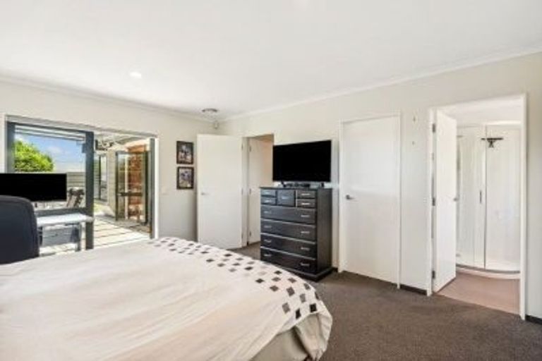 Photo of property in 125 Realm Drive, Paraparaumu, 5032