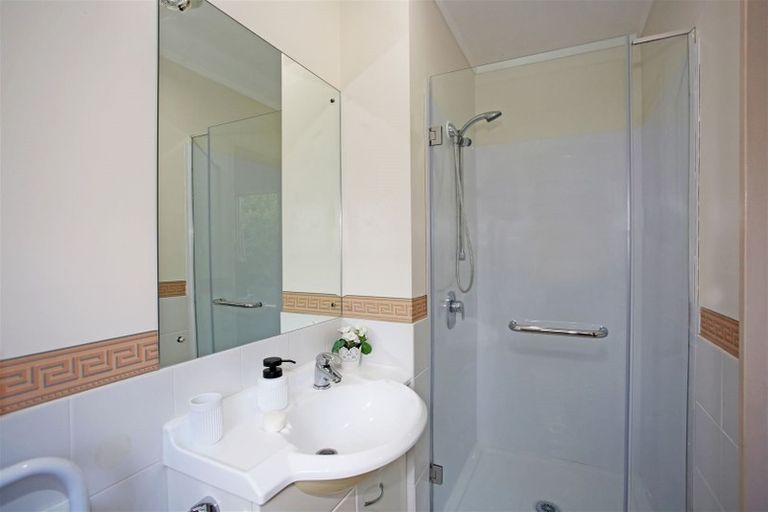 Photo of property in 35a Youngs Road, Papakura, 2110