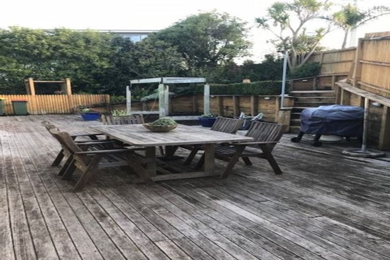 Photo of property in 25 View Road, Shelly Park, Auckland, 2014