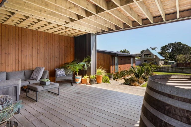 Photo of property in 37 Simon Urlich Road, Karikari Peninsula, 0483