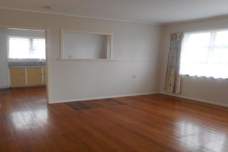 Photo of property in 27 Opaheke Road, Papakura, 2110