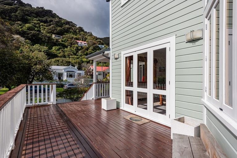 Photo of property in 5-7 Mahoe Street, Eastbourne, Lower Hutt, 5013