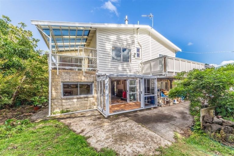 Photo of property in 21 Karaka Street, New Lynn, Auckland, 0600