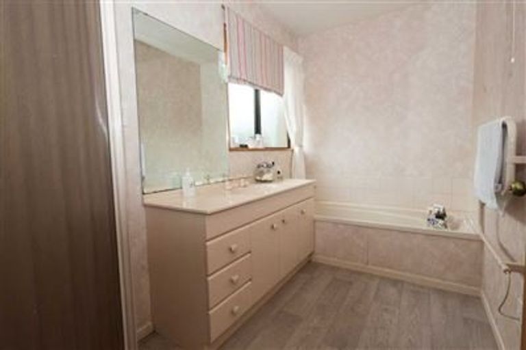 Photo of property in 1 Saint Clio Street, Ilam, Christchurch, 8041