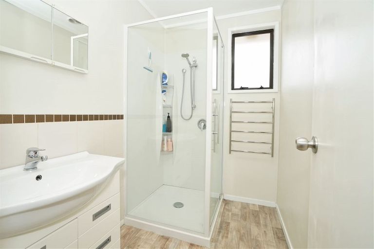 Photo of property in 2 Nyanza Street, Nawton, Hamilton, 3200