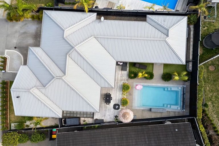 Photo of property in 6 Davey Crescent, Orewa, 0931