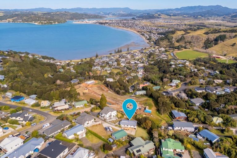 Photo of property in 9 Christa Court, Whitianga, 3510