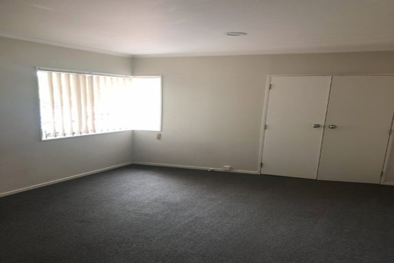 Photo of property in 23 Simon Owen Place, Golflands, Auckland, 2013